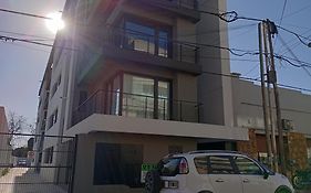 Depto centrico a estrenar con cochera!